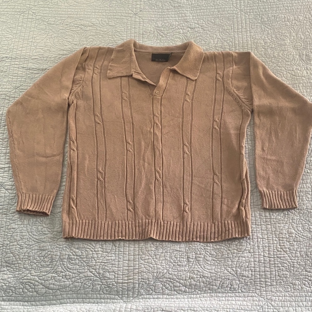 Bill Blass Men's V-Neck Sweater in Tan